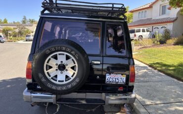 Isuzu-Trooper-1990-SUV-10