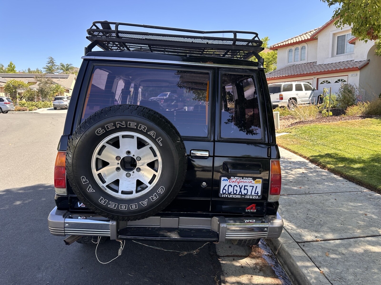 Isuzu-Trooper-1990-SUV-10