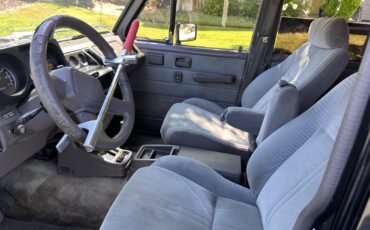Isuzu-Trooper-1990-SUV-19