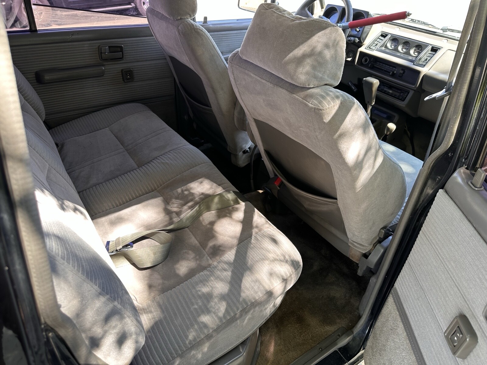 Isuzu-Trooper-1990-SUV-22