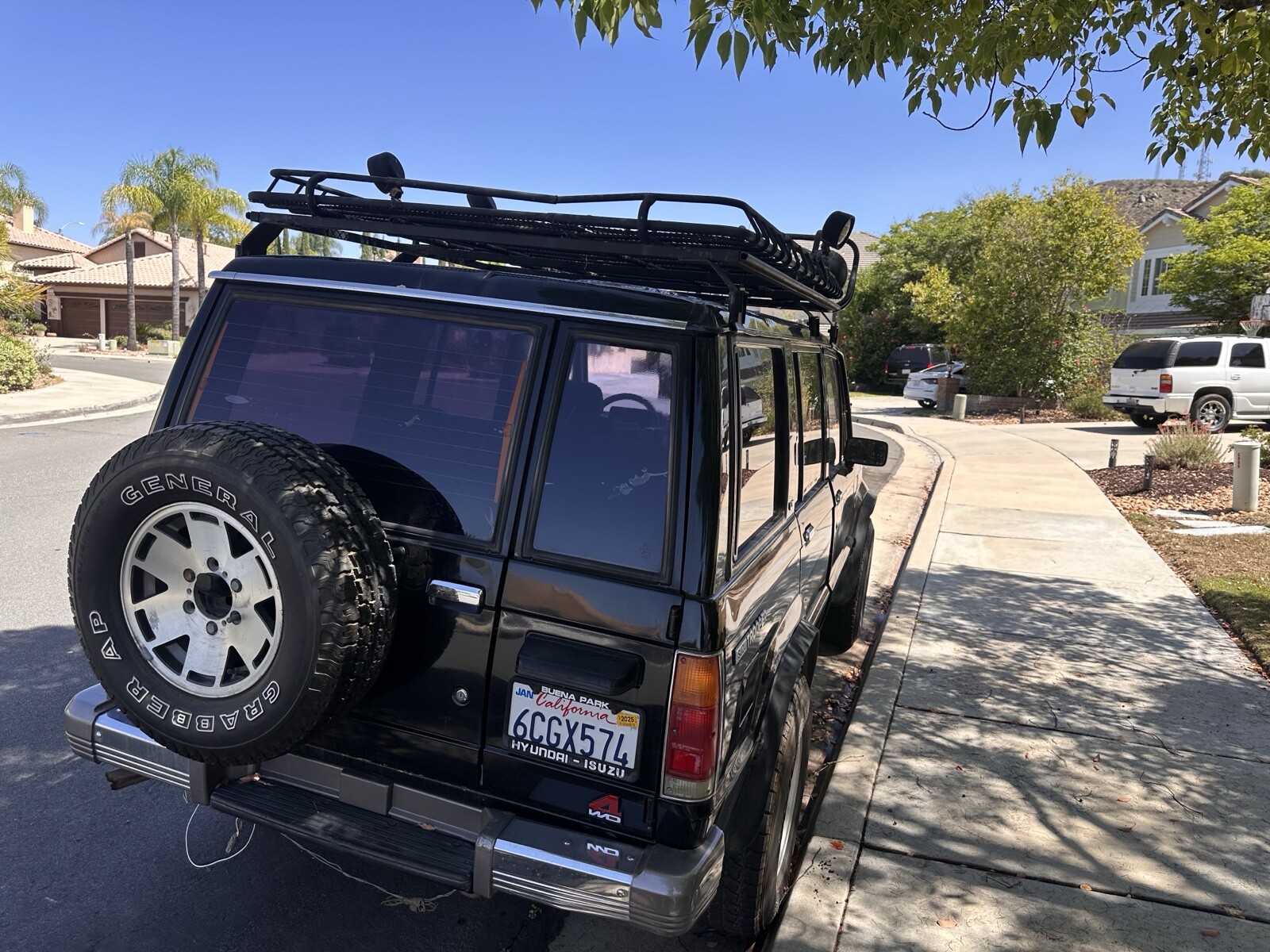 Isuzu-Trooper-1990-SUV-3