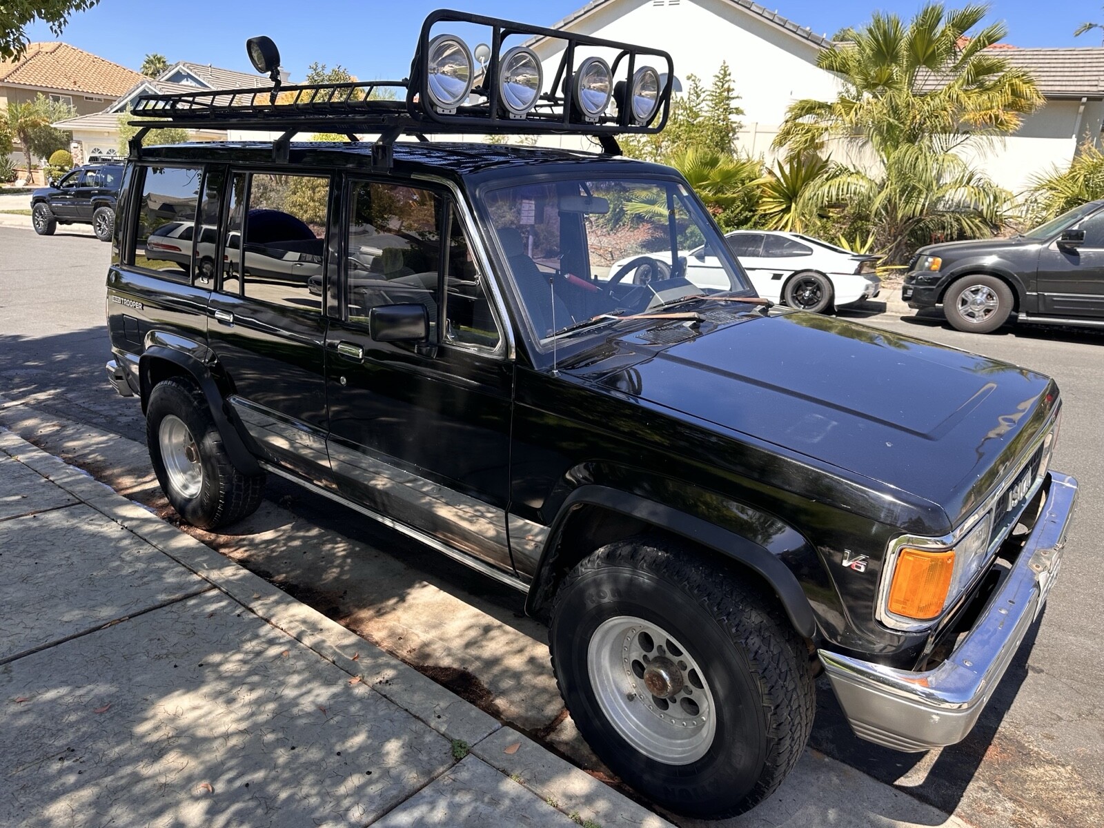 Isuzu-Trooper-1990-SUV-8