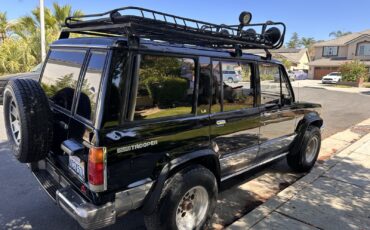 Isuzu-Trooper-1990-SUV-9