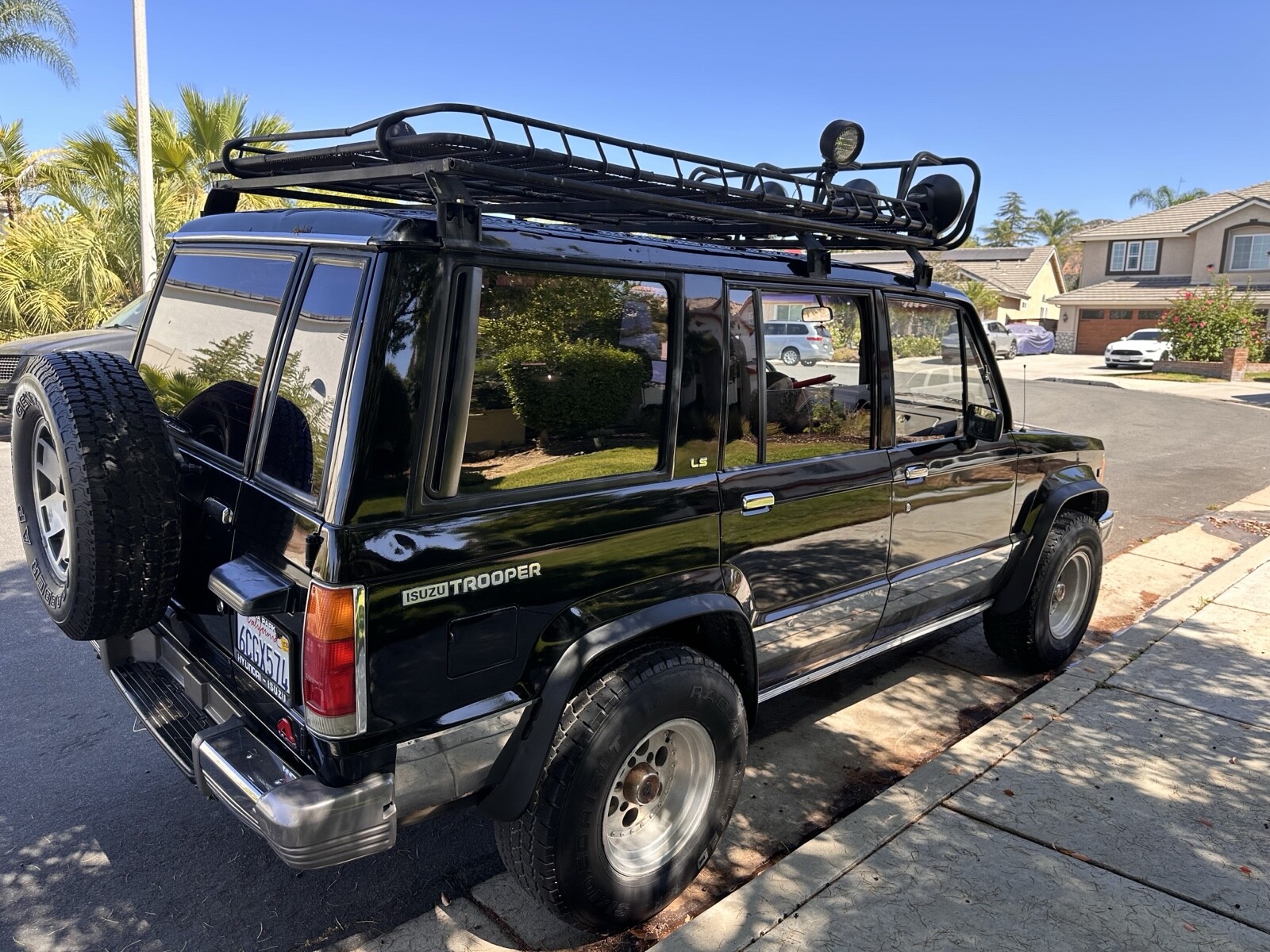 Isuzu-Trooper-1990-SUV-9