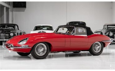 Jaguar-E-Type-1961-Roadster-1