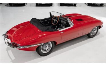 Jaguar-E-Type-1961-Roadster-10