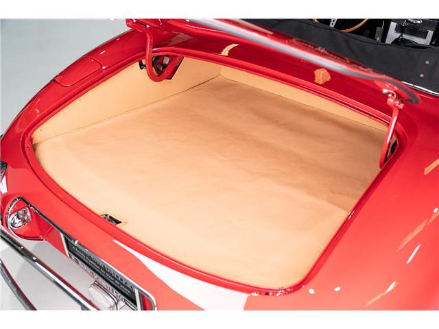 Jaguar-E-Type-1961-Roadster-15