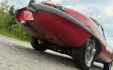 Jaguar-E-Type-1962-11