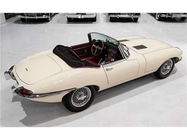 Jaguar-E-Type-1963-Roadster-10