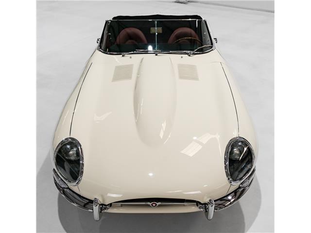 Jaguar-E-Type-1963-Roadster-11