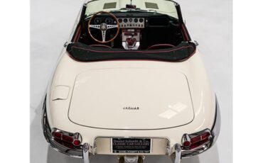 Jaguar-E-Type-1963-Roadster-12