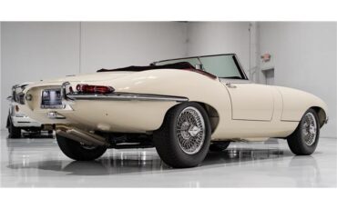 Jaguar-E-Type-1963-Roadster-14