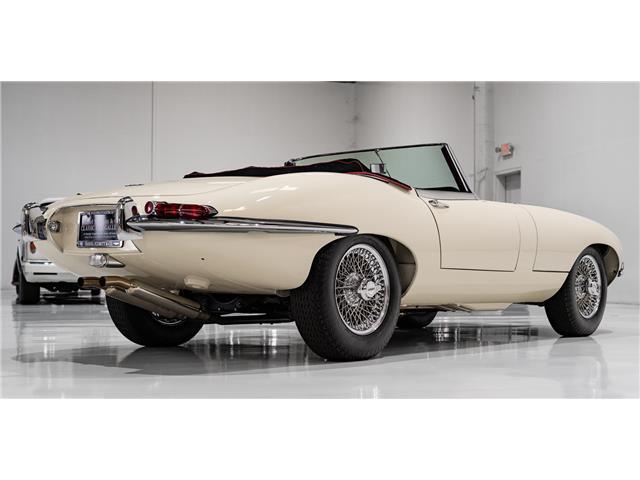 Jaguar-E-Type-1963-Roadster-14