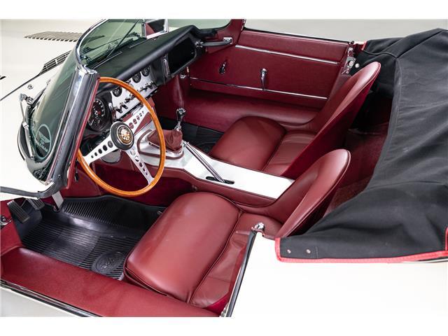 Jaguar-E-Type-1963-Roadster-17