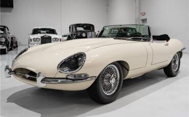 Jaguar-E-Type-1963-Roadster-2