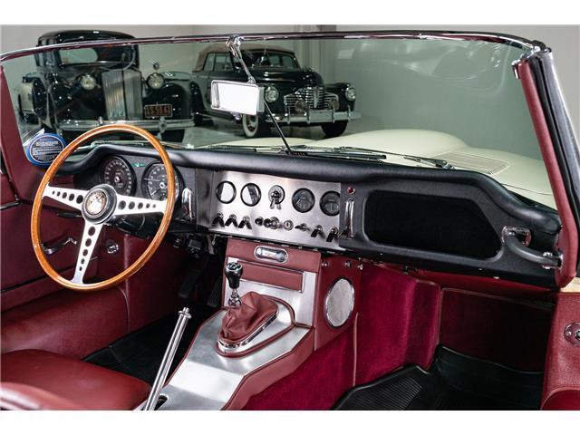 Jaguar-E-Type-1963-Roadster-20