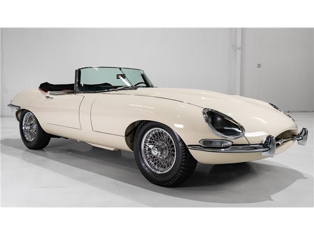 Jaguar-E-Type-1963-Roadster-4