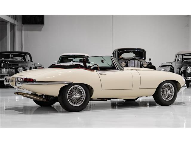Jaguar-E-Type-1963-Roadster-5