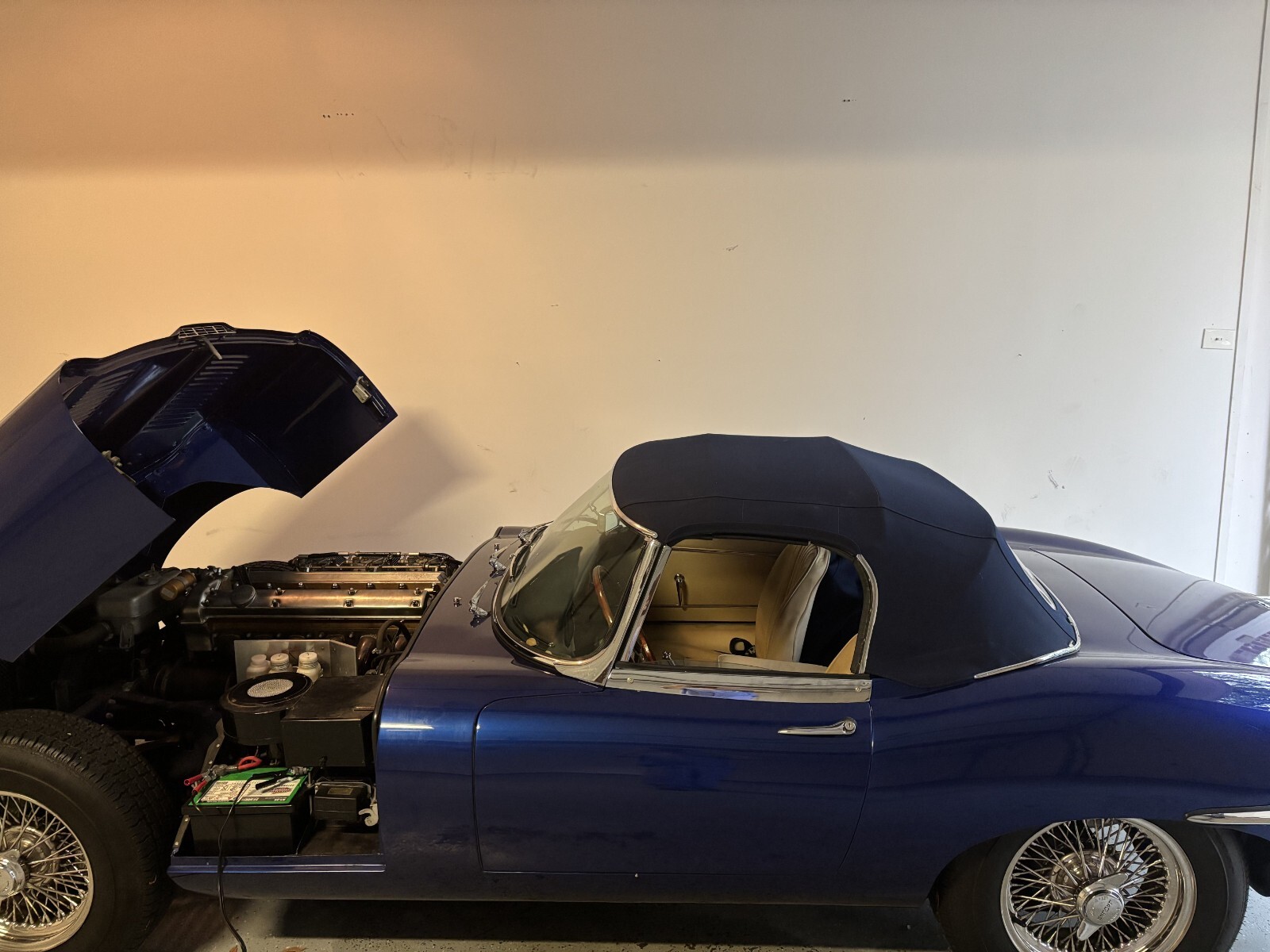 Jaguar-E-Type-1964-Convertible-1