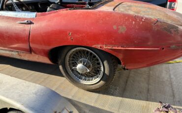 Jaguar-E-Type-1964-Convertible-2