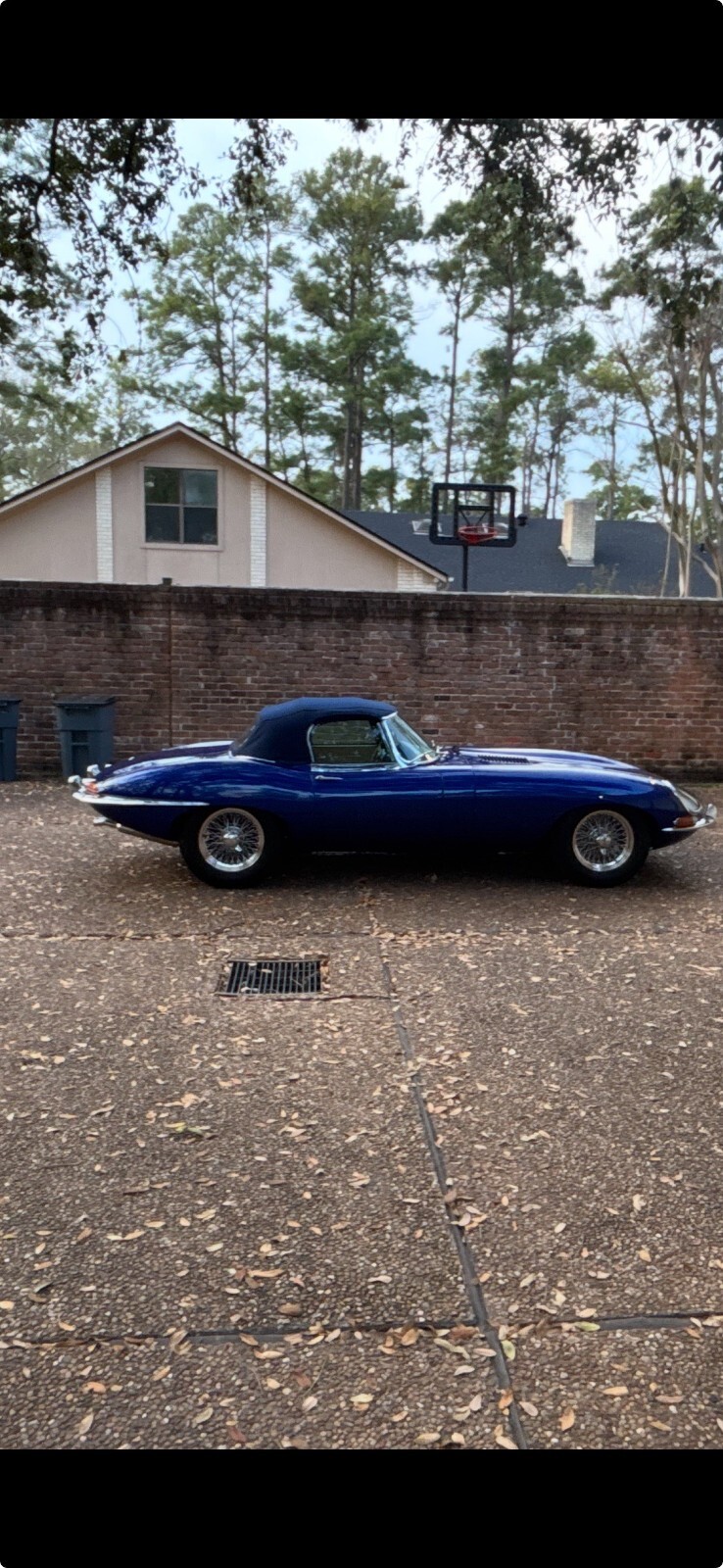 Jaguar-E-Type-1964-Convertible