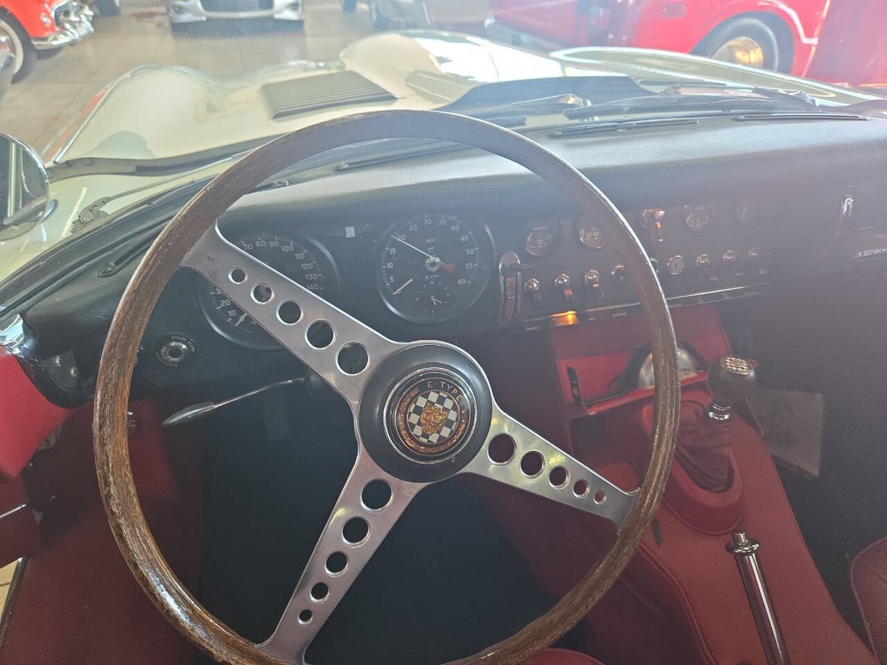 Jaguar-E-Type-1964-Coupe-15