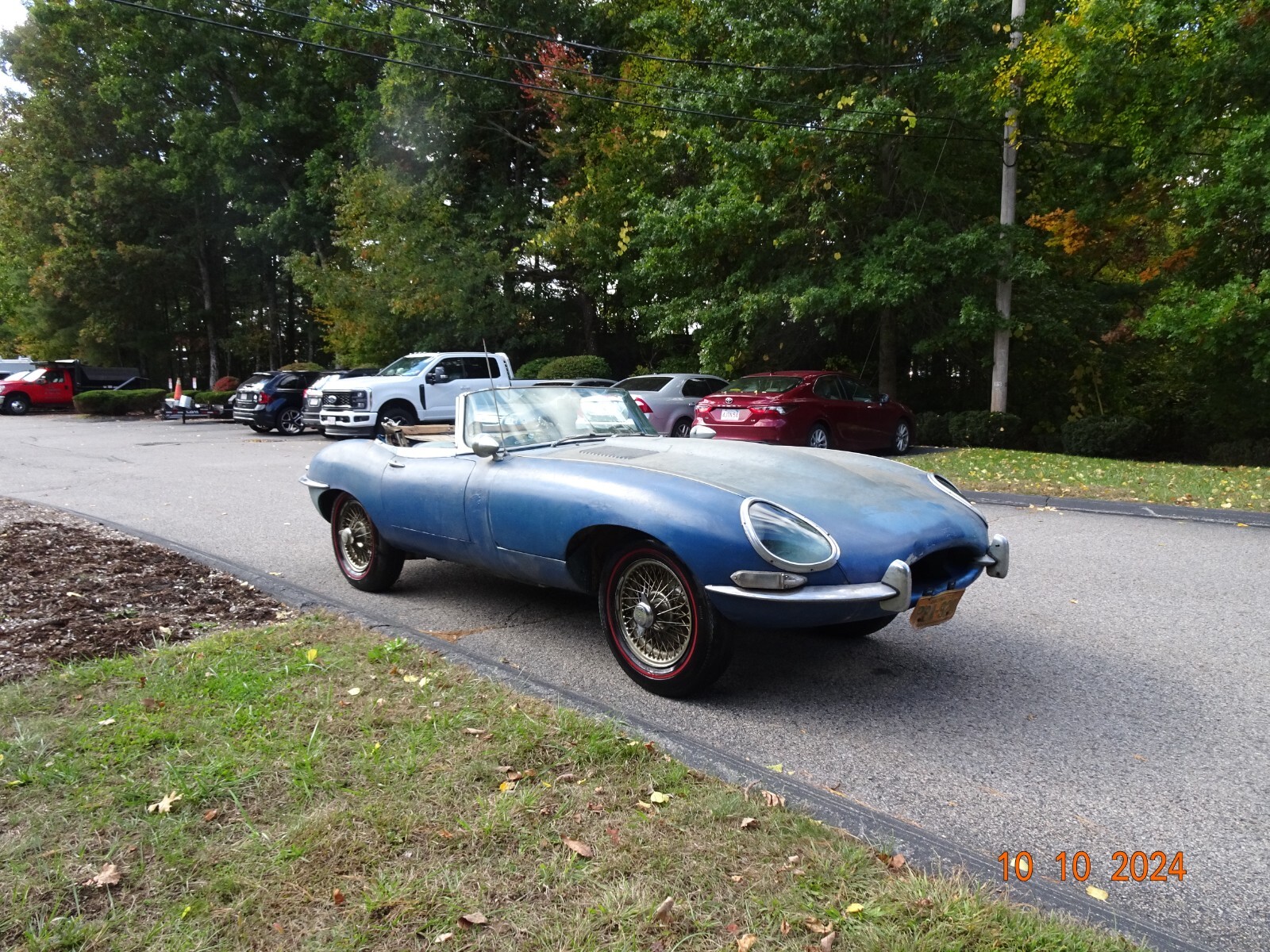 Jaguar-E-Type-1966-Convertible-1