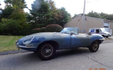 Jaguar-E-Type-1966-Convertible-10