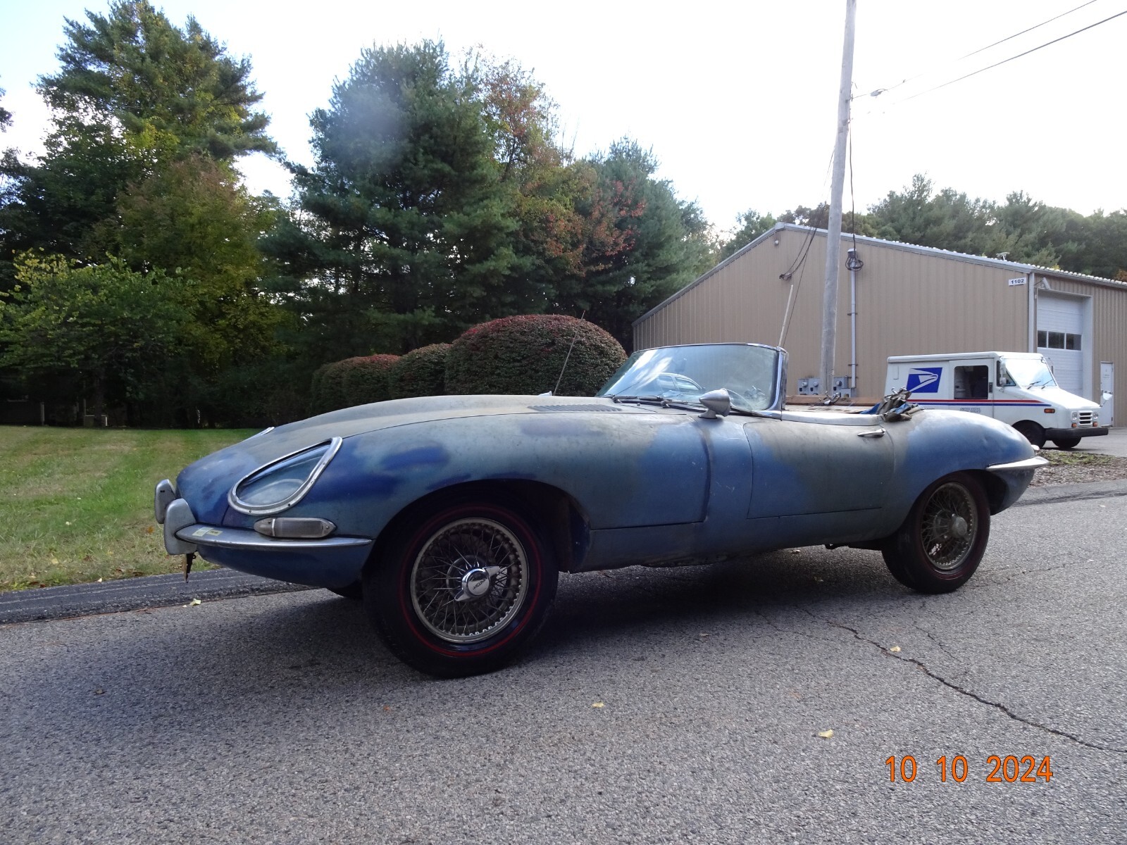 Jaguar-E-Type-1966-Convertible-10