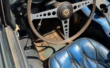 Jaguar-E-Type-1966-Convertible-13