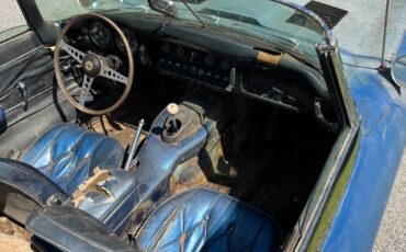 Jaguar-E-Type-1966-Convertible-25