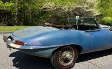 Jaguar-E-Type-1966-Convertible-3