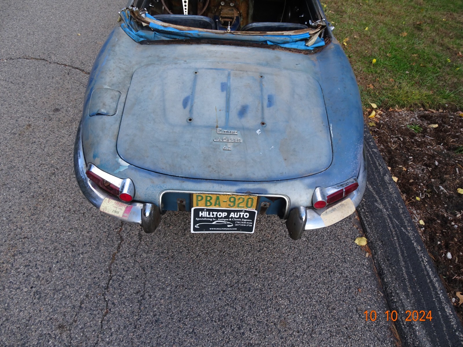 Jaguar-E-Type-1966-Convertible-6