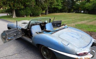 Jaguar-E-Type-1966-Convertible-7