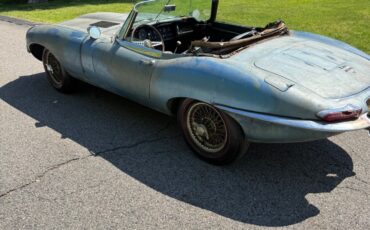 Jaguar-E-Type-1966-Convertible-8
