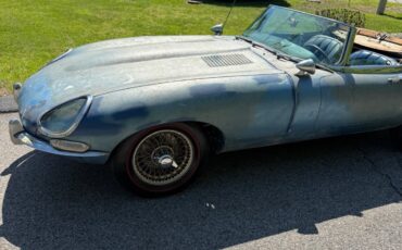 Jaguar-E-Type-1966-Convertible-9