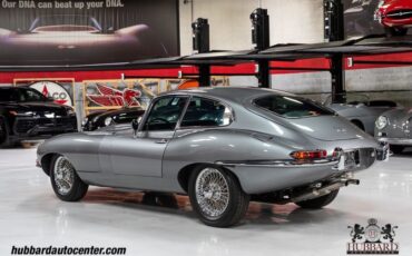 Jaguar-E-Type-1966-Coupe-4