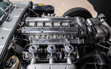 Jaguar-E-Type-1967-Convertible-10