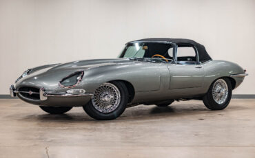 Jaguar-E-Type-1967-Convertible-12
