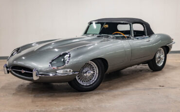 Jaguar-E-Type-1967-Convertible-13