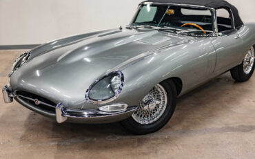 Jaguar-E-Type-1967-Convertible-15