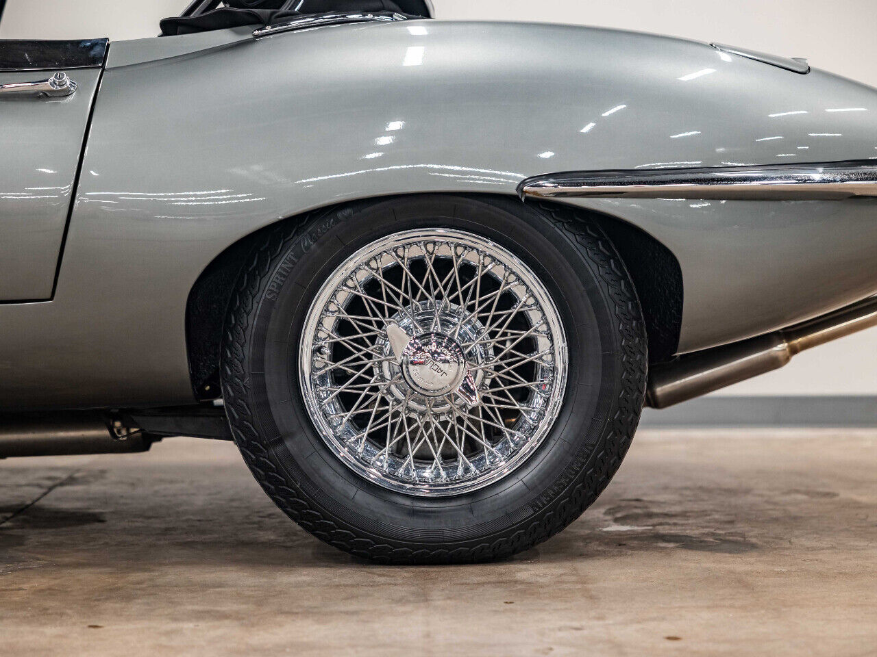 Jaguar-E-Type-1967-Convertible-22