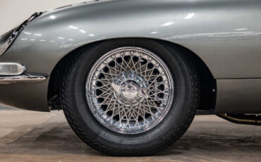 Jaguar-E-Type-1967-Convertible-23