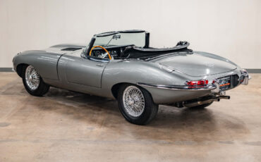 Jaguar-E-Type-1967-Convertible-26