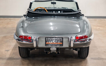 Jaguar-E-Type-1967-Convertible-29