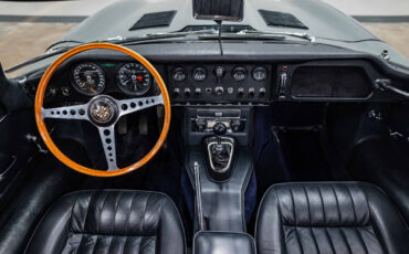 Jaguar-E-Type-1967-Convertible-3