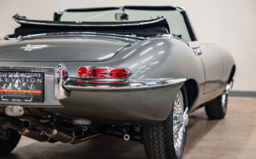 Jaguar-E-Type-1967-Convertible-30