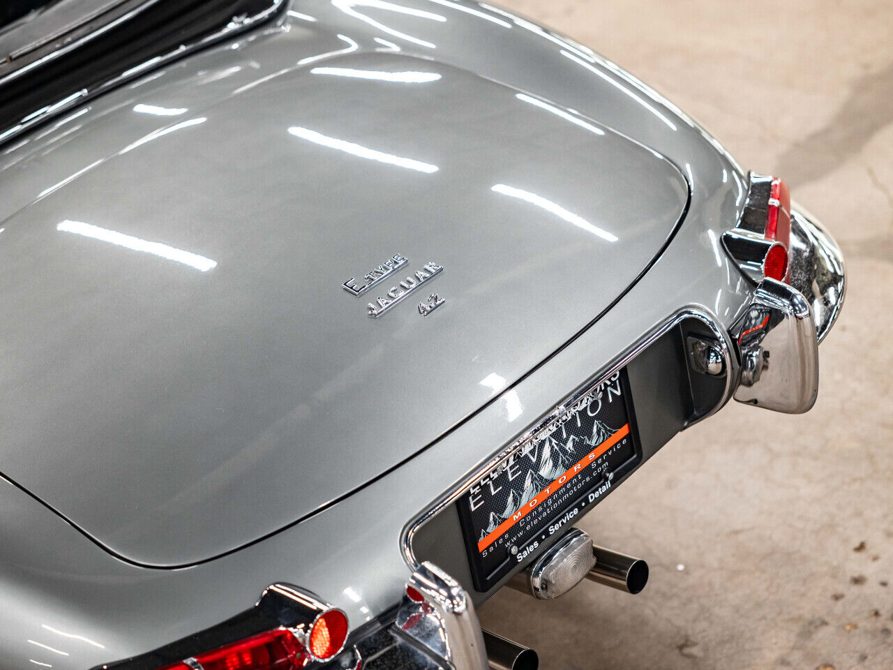 Jaguar-E-Type-1967-Convertible-32