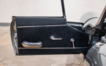 Jaguar-E-Type-1967-Convertible-35