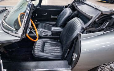Jaguar-E-Type-1967-Convertible-38